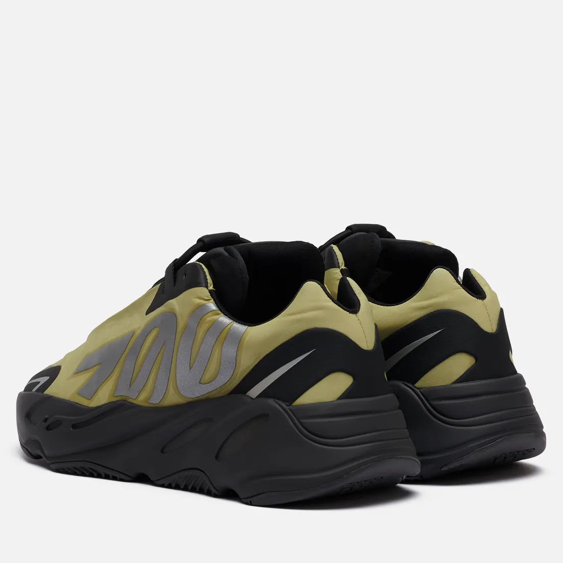adidas Originals Кроссовки YEEZY Boost 700 MNVN