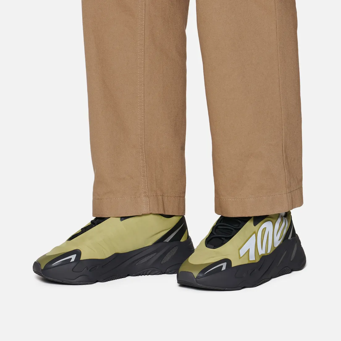 adidas Originals Кроссовки YEEZY Boost 700 MNVN