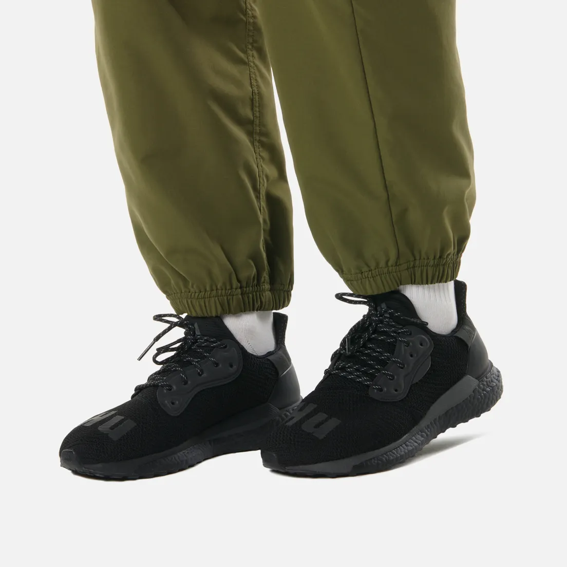 adidas Originals Кроссовки x Pharrell Williams Solar HU