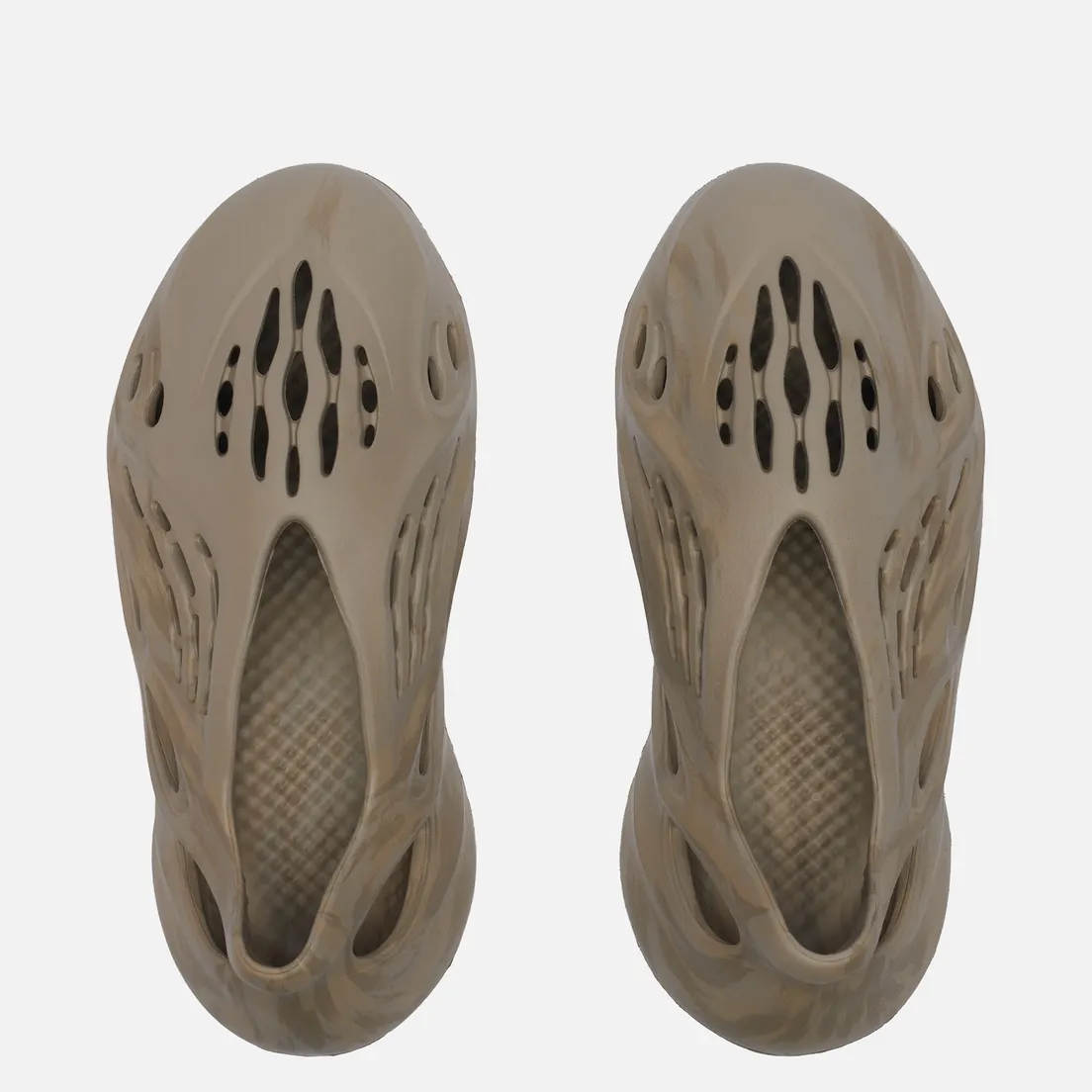 adidas Originals Сланцы YEEZY Foam Runner