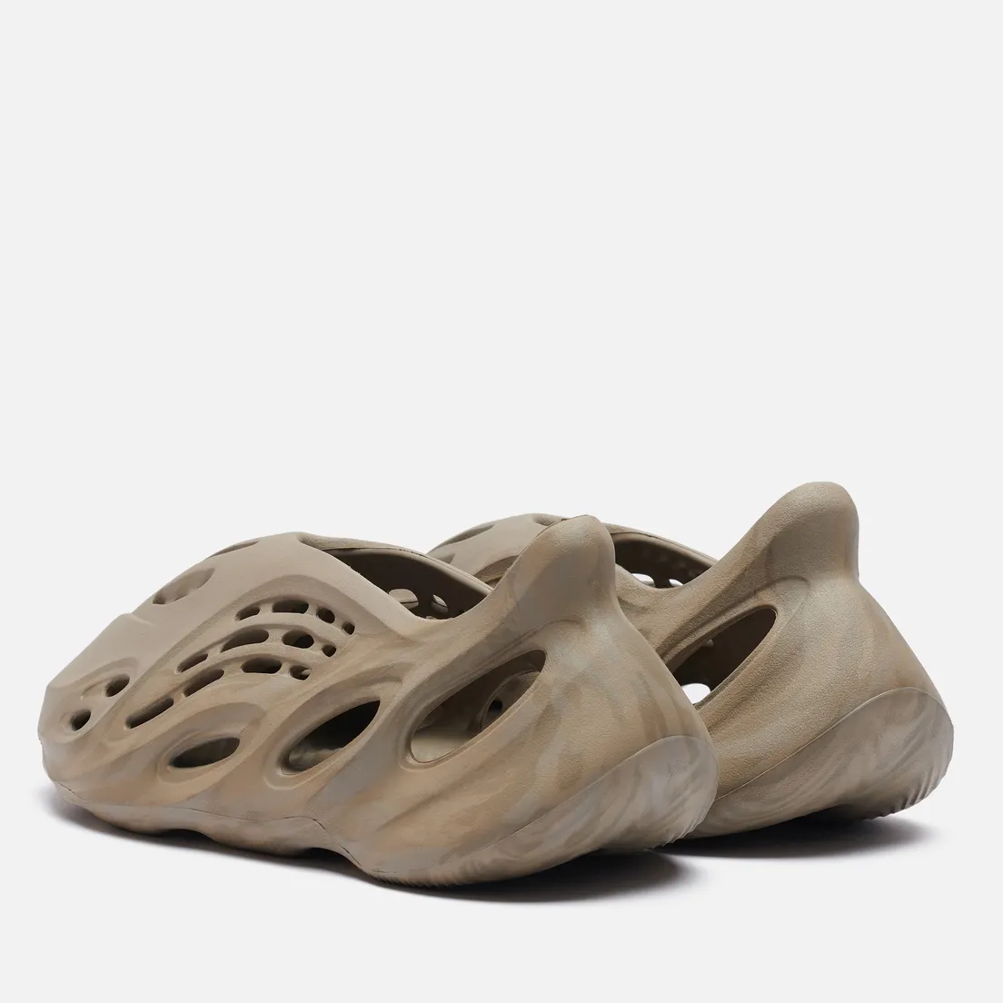 adidas Originals Сланцы YEEZY Foam Runner