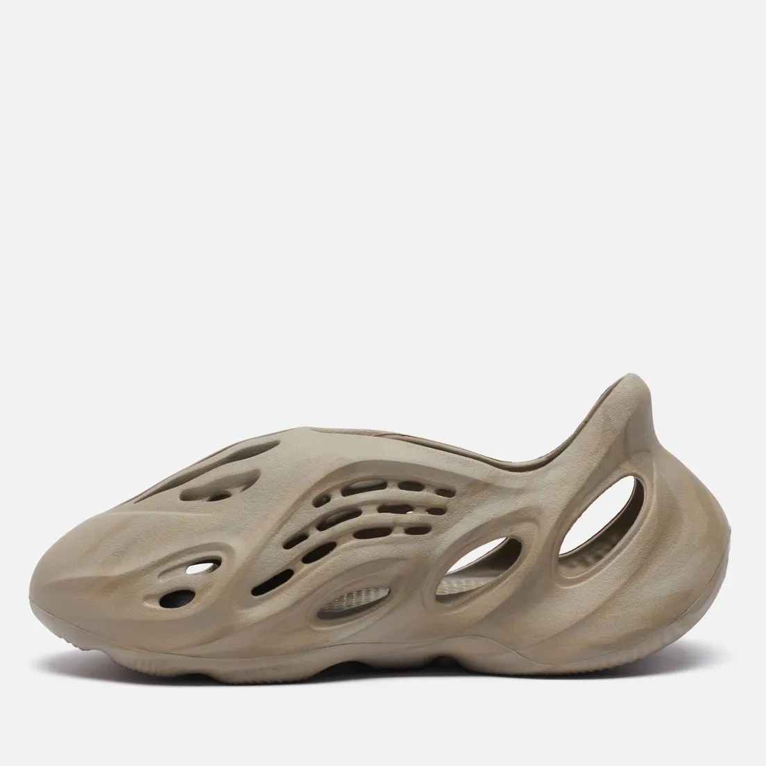 adidas Originals Сланцы YEEZY Foam Runner