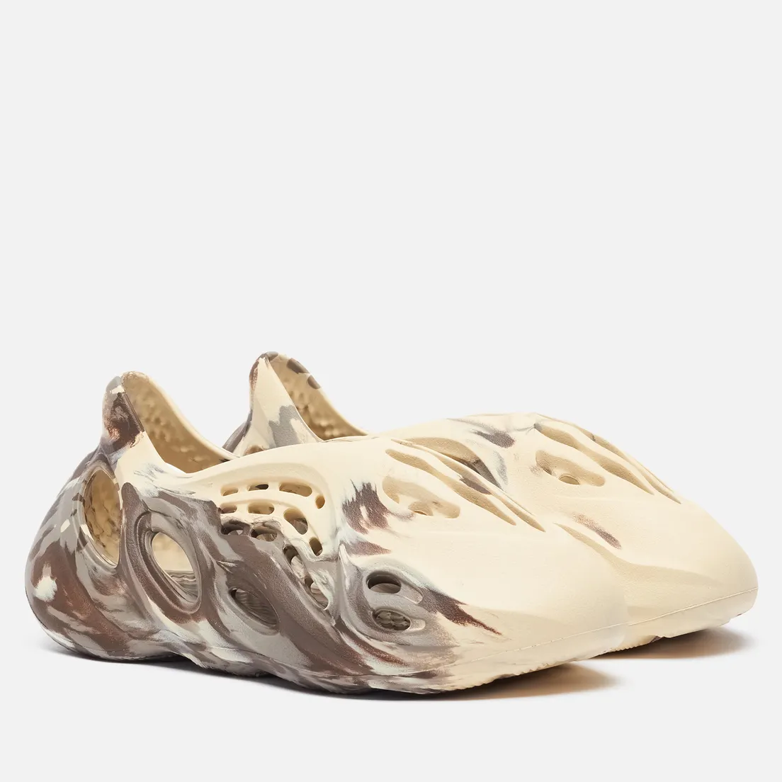 adidas Originals Сланцы YEEZY Foam Runner