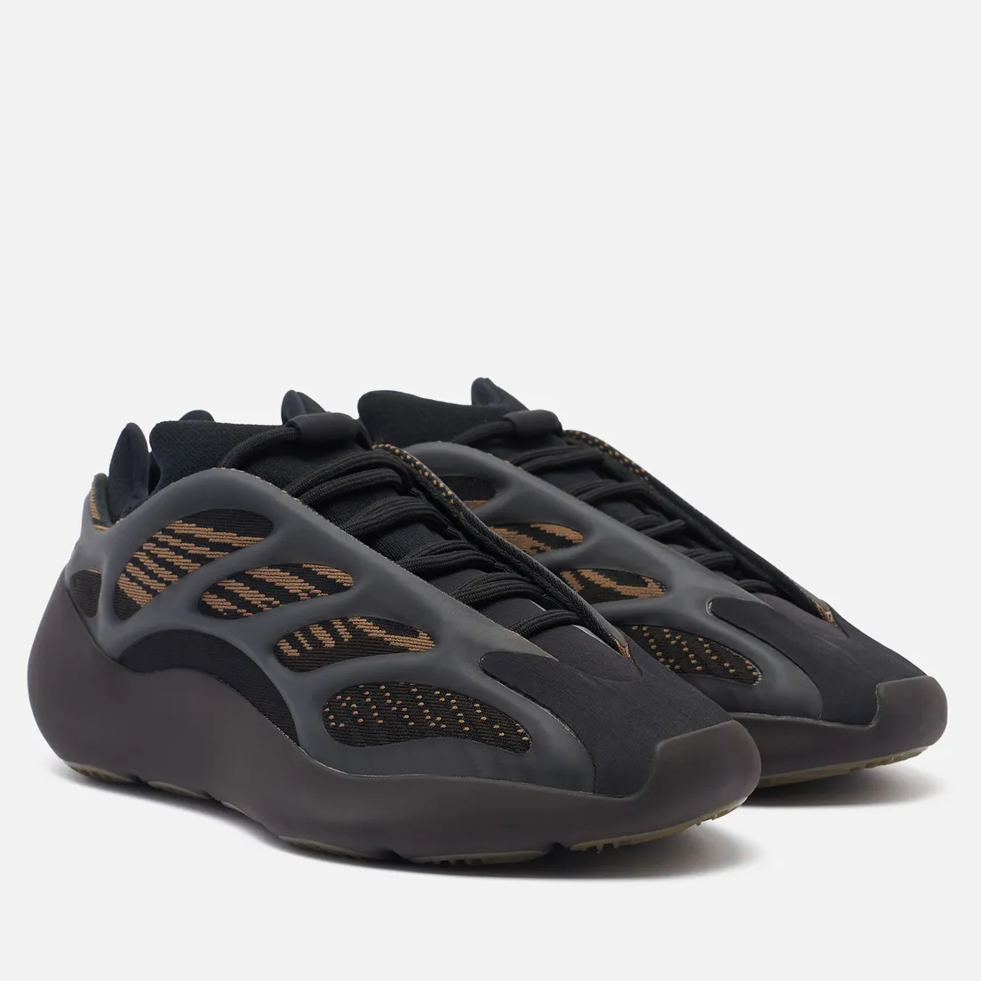 adidas Originals Кроссовки YEEZY 700 V3