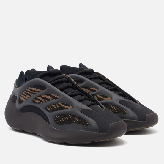 Кроссовки adidas Originals YEEZY 700 V3 Clay Brown/Clay Brown/Clay Brown