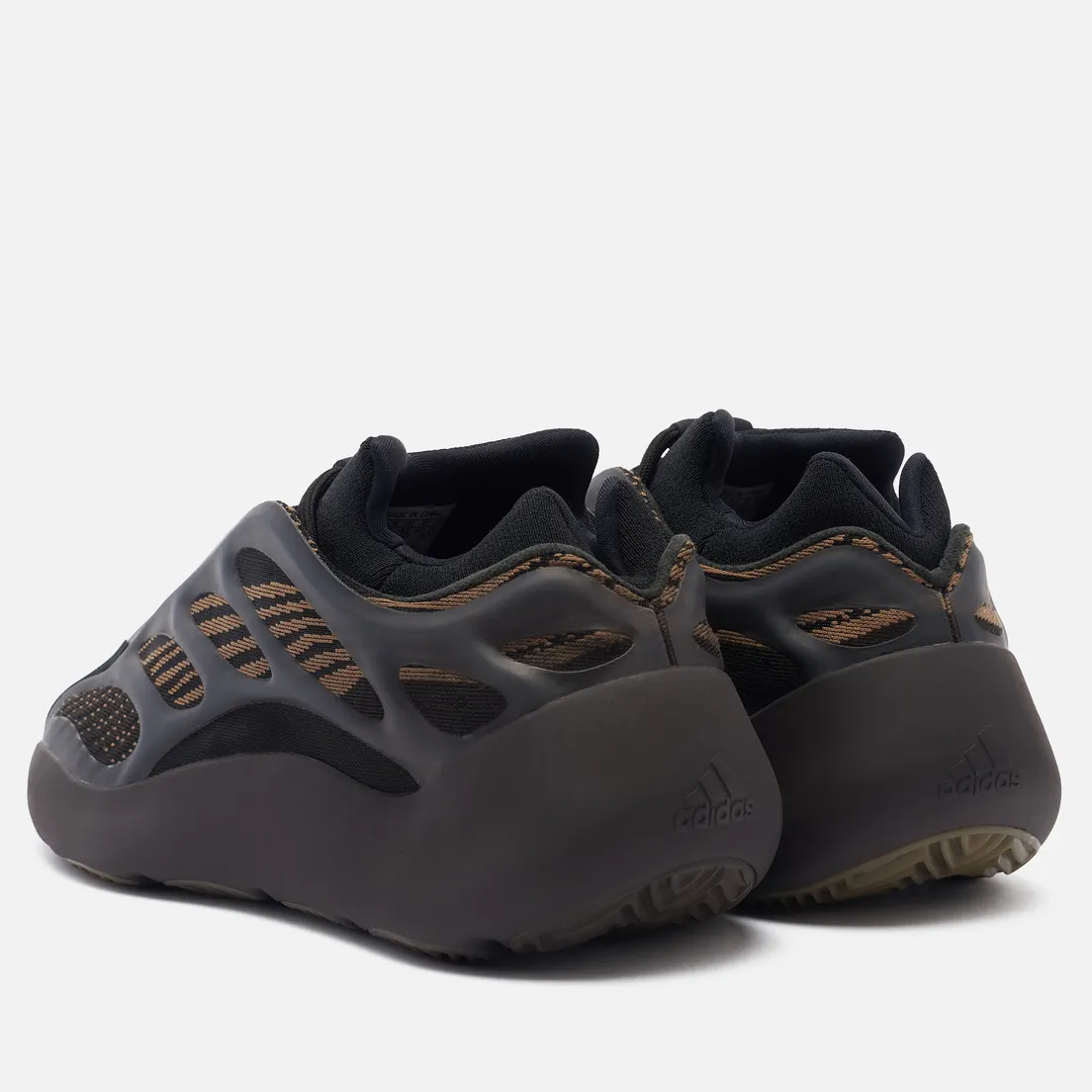 adidas Originals Кроссовки YEEZY 700 V3