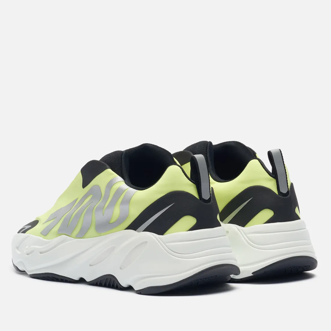 adidas Originals Кроссовки YEEZY Boost 700 MNVN