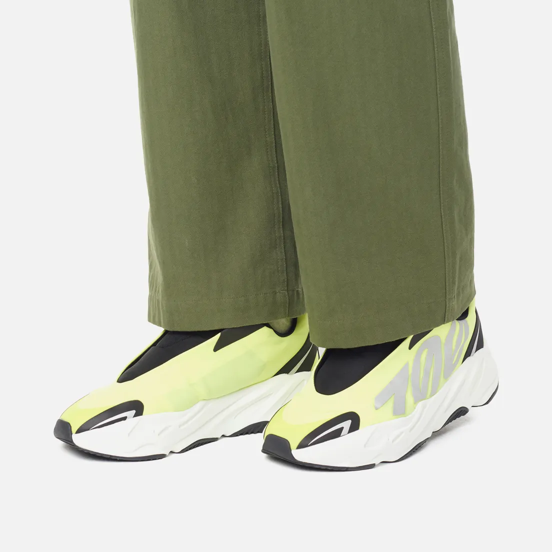 adidas Originals Кроссовки YEEZY Boost 700 MNVN