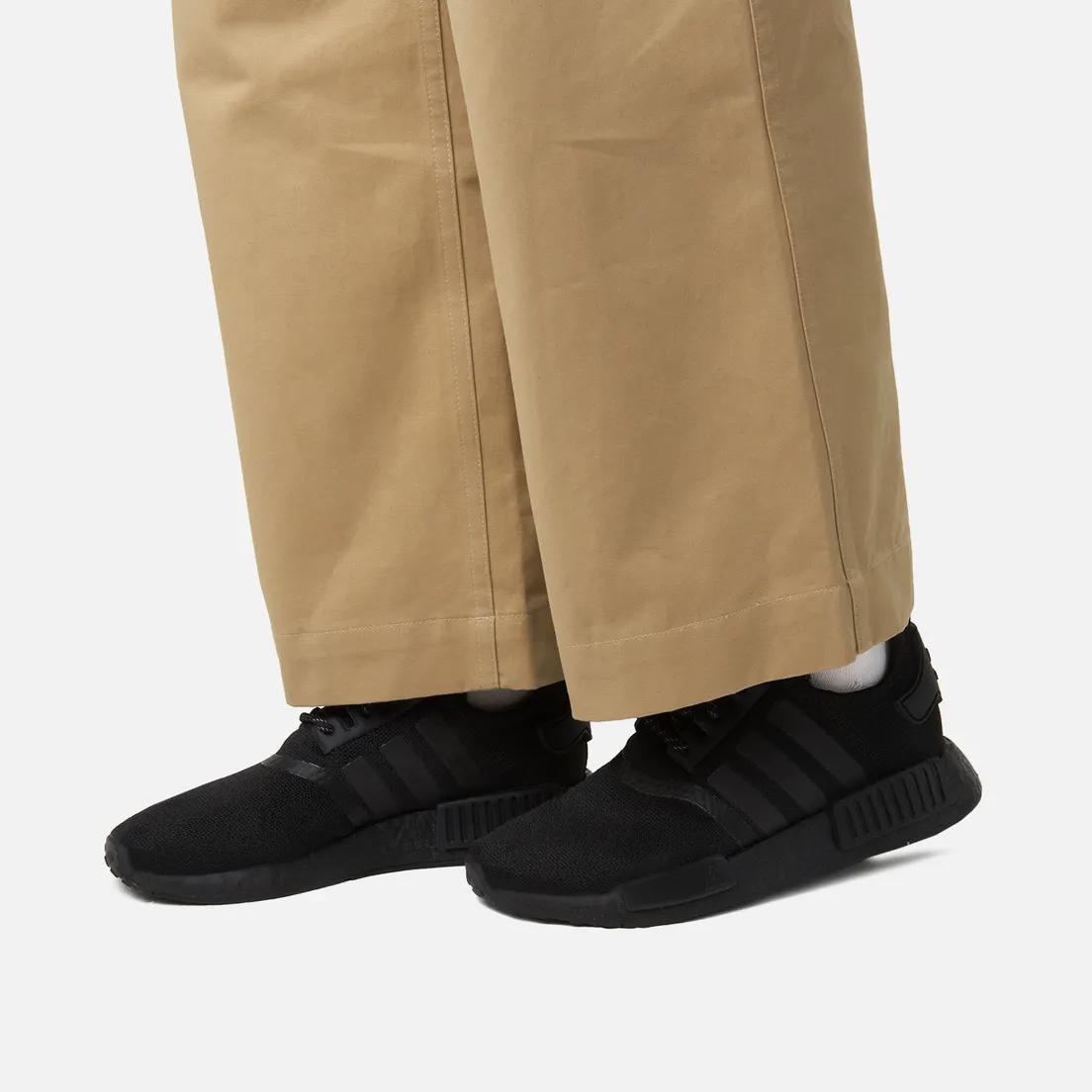 adidas Originals Кроссовки x Pharrell Williams NMD_R1