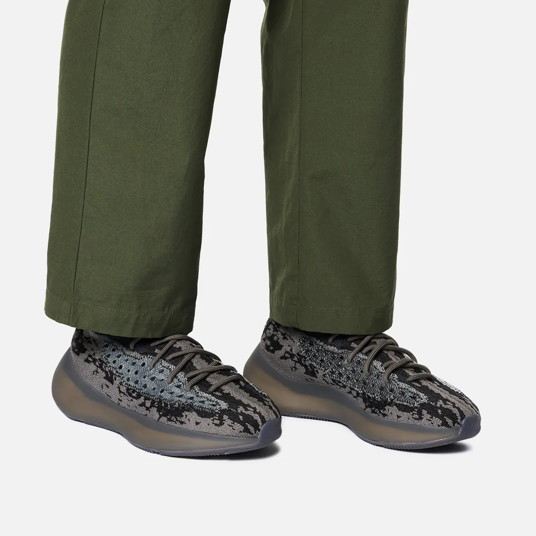 adidas Originals Кроссовки YEEZY Boost 380
