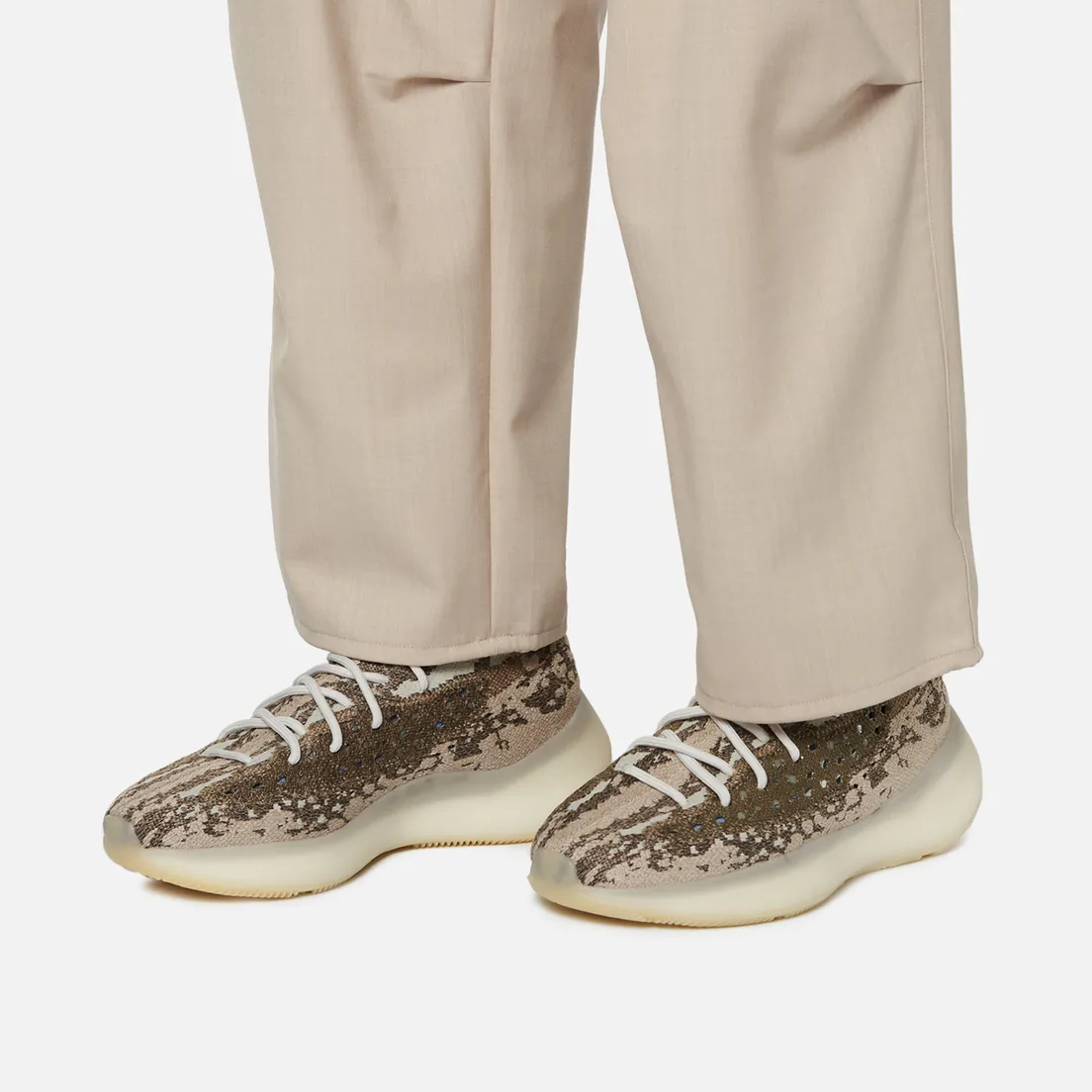 adidas Originals Кроссовки YEEZY Boost 380