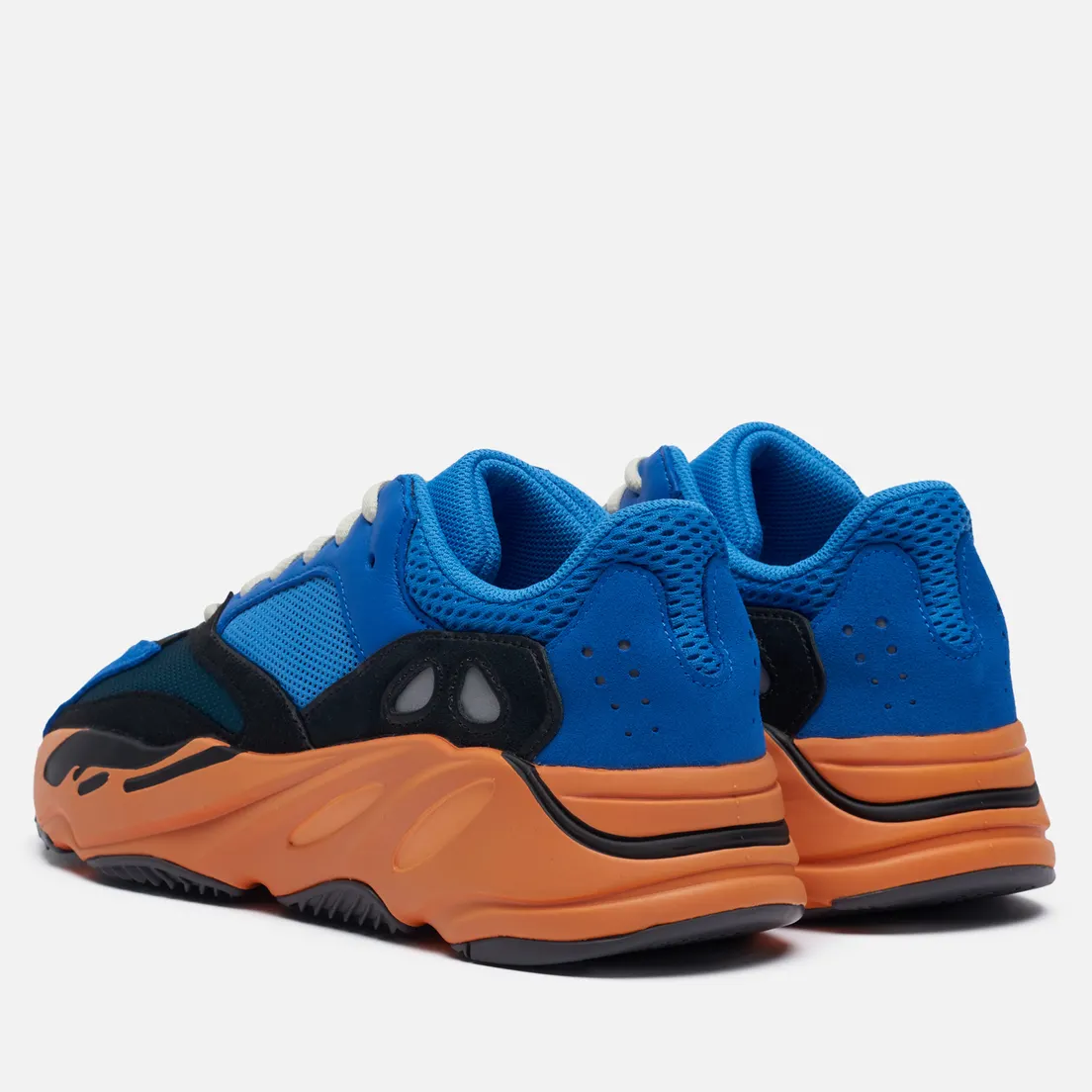 adidas Originals Кроссовки YEEZY Boost 700