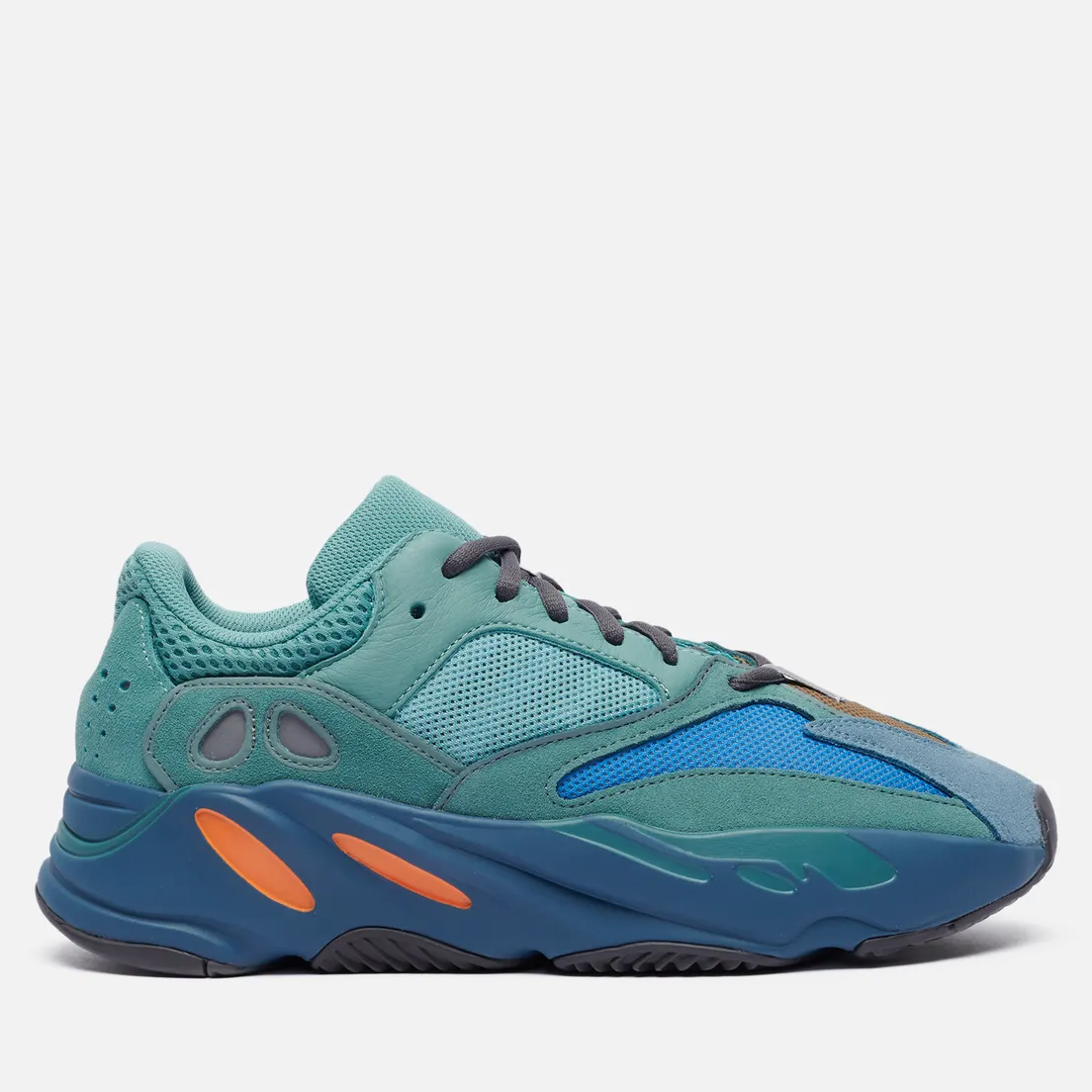 adidas Originals Кроссовки YEEZY Boost 700