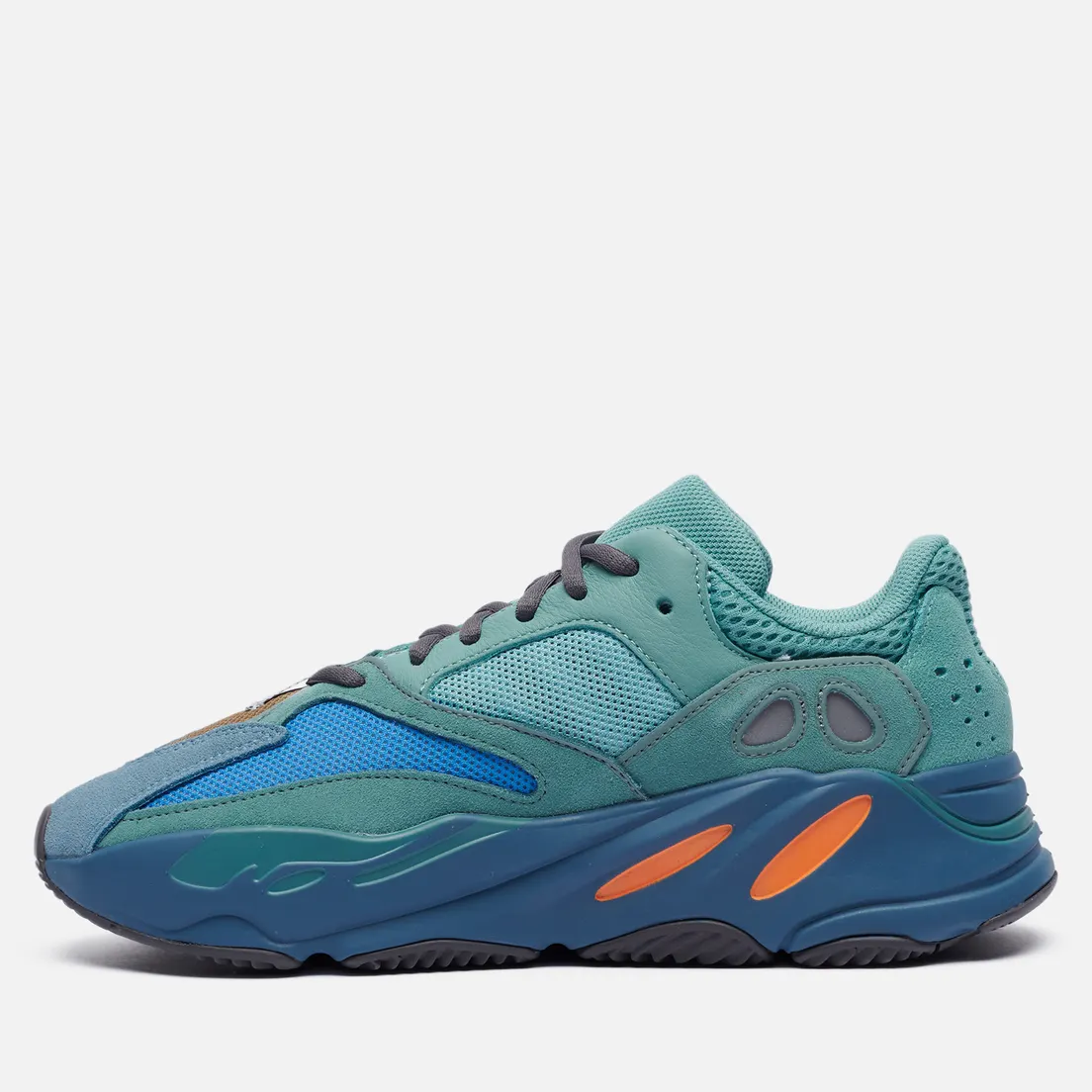 adidas Originals Кроссовки YEEZY Boost 700