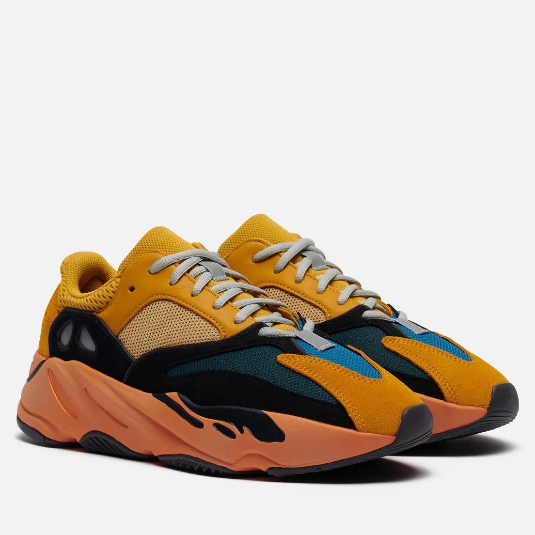 adidas Originals Кроссовки YEEZY Boost 700