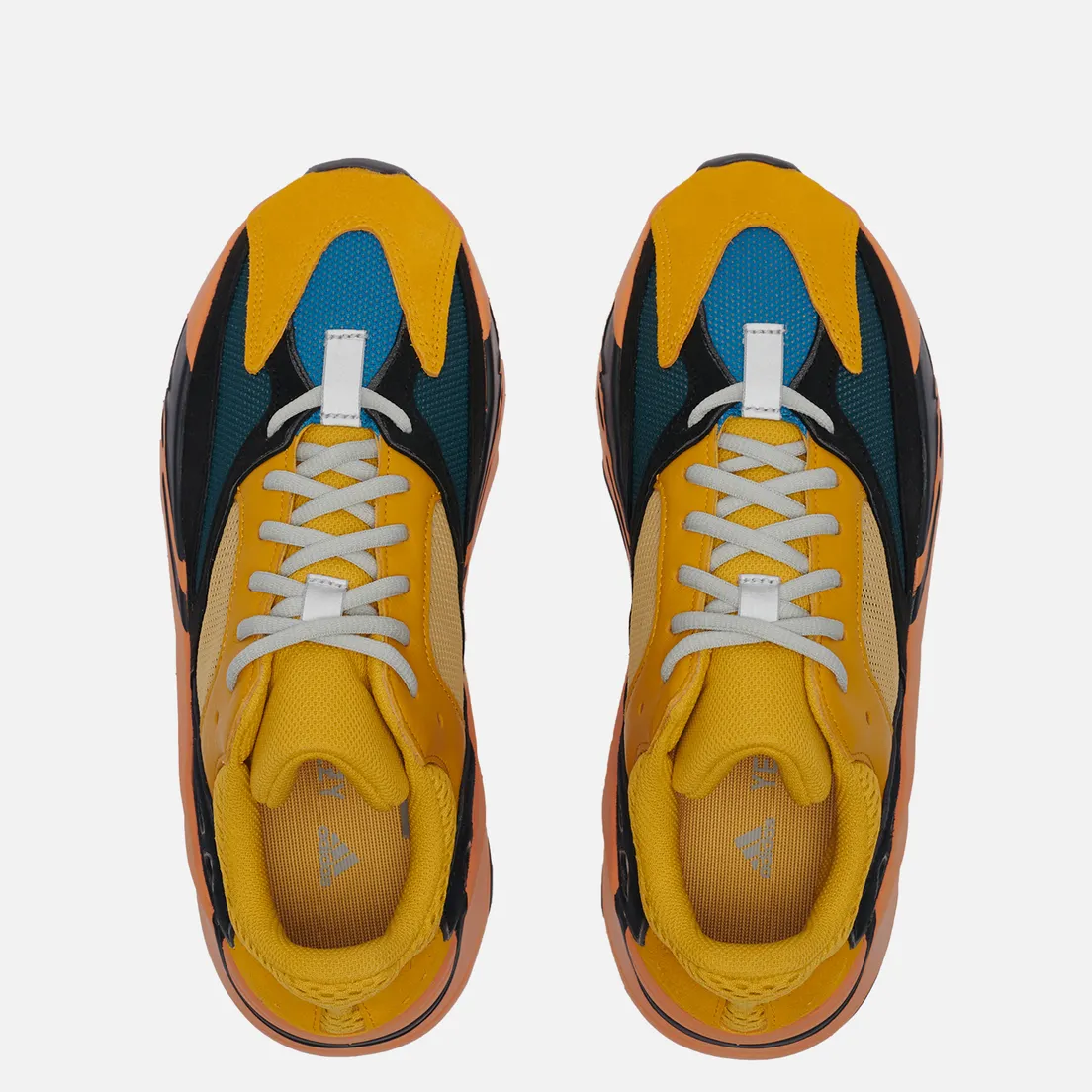 adidas Originals Кроссовки YEEZY Boost 700