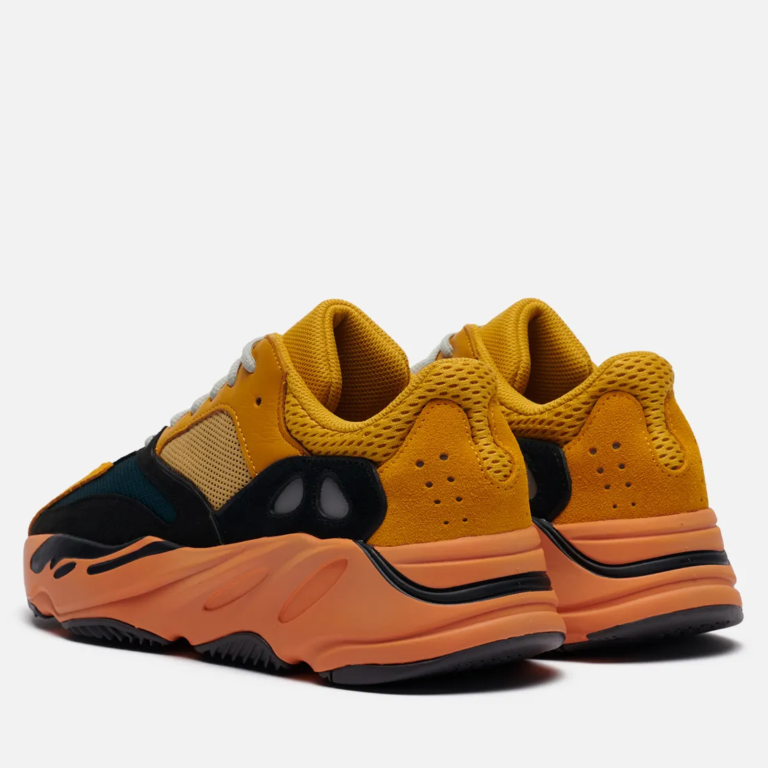 adidas Originals Кроссовки YEEZY Boost 700