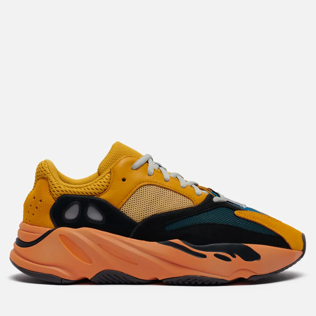 adidas Originals Кроссовки YEEZY Boost 700