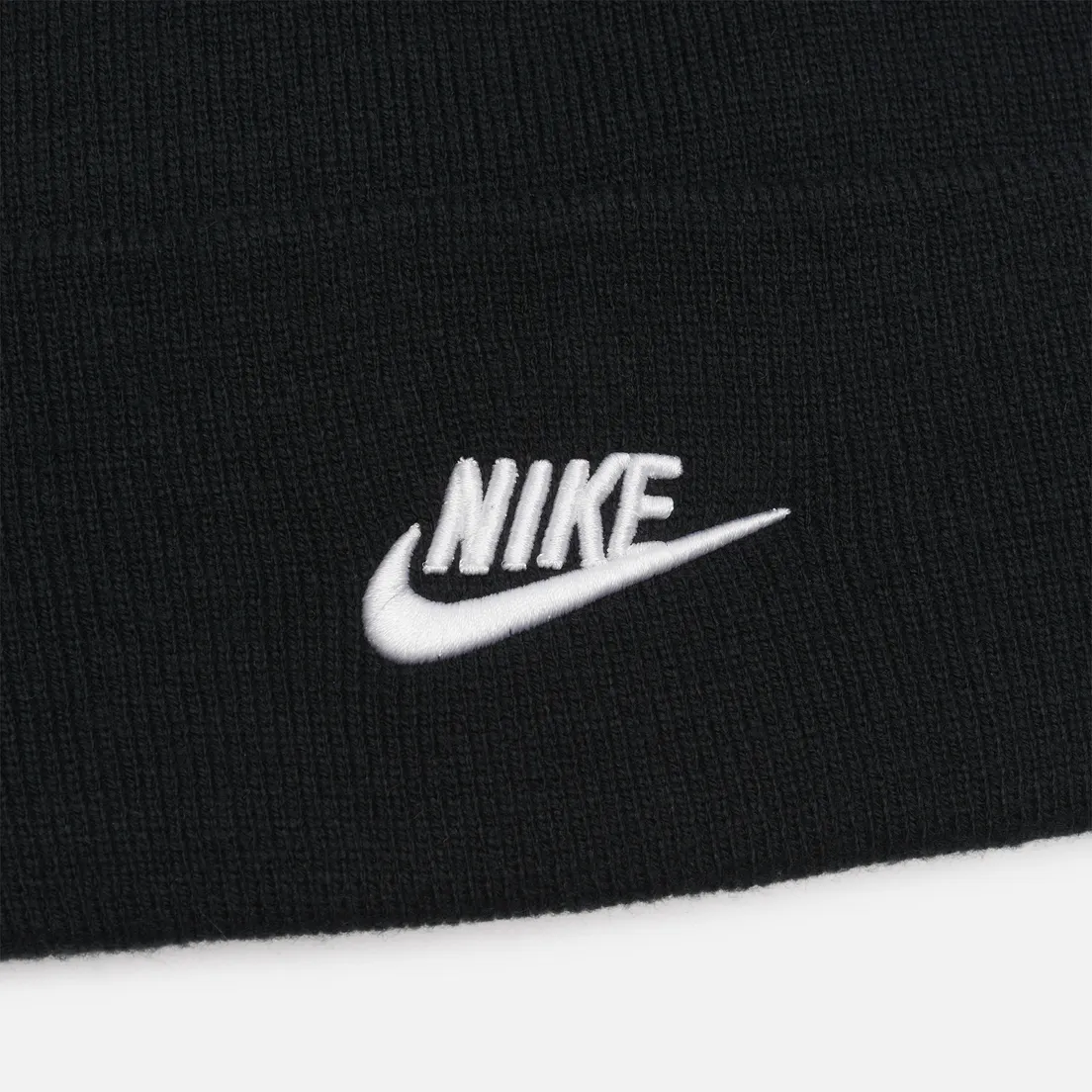 Nike Шапка Peak Futura