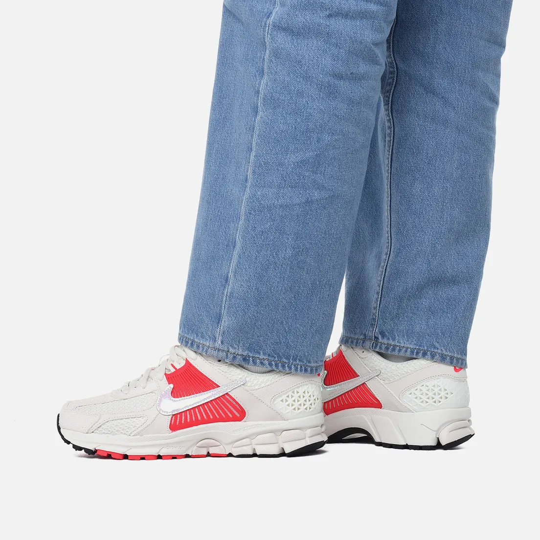 Nike Женские кроссовки Wmns Zoom Vomero 5