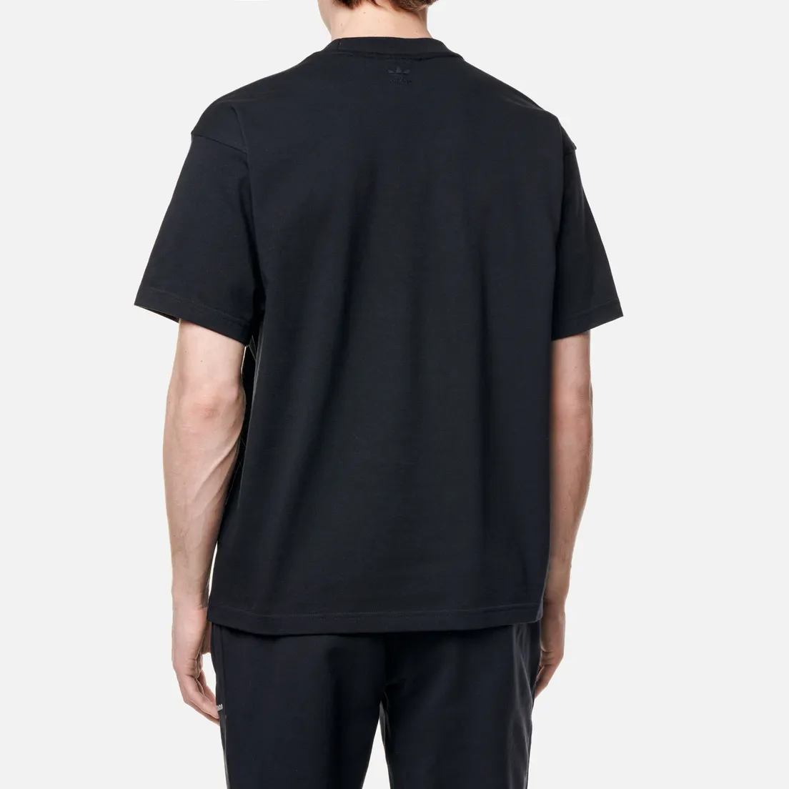 adidas Originals Мужская футболка x Pharrell Williams Basics Human Race Logo