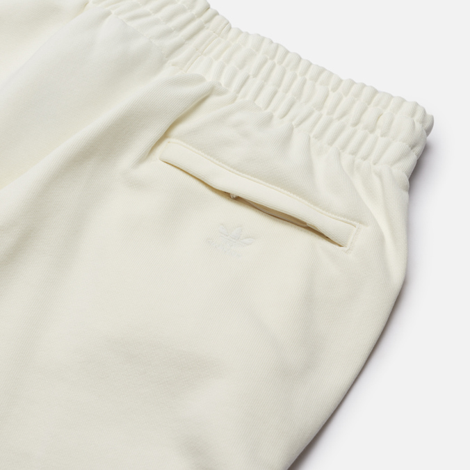Мужские брюки adidas Originals, цвет белый, размер M HG2686 x Pharrell Williams Basics Human Race Logo - фото 3