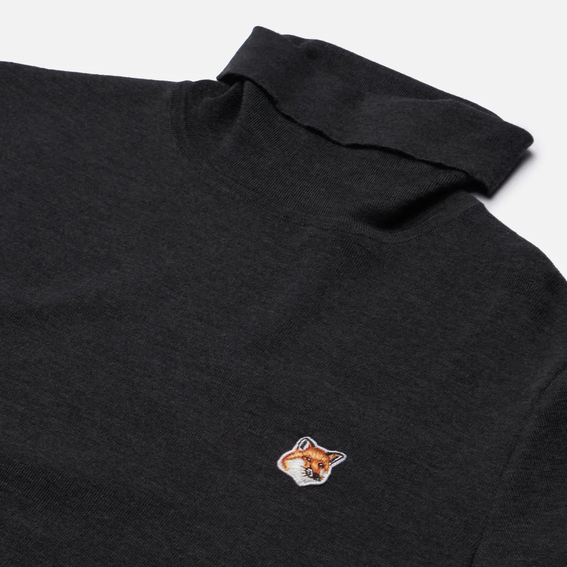 Maison Kitsune Мужской свитер Fox Head Patch Turtle Neck