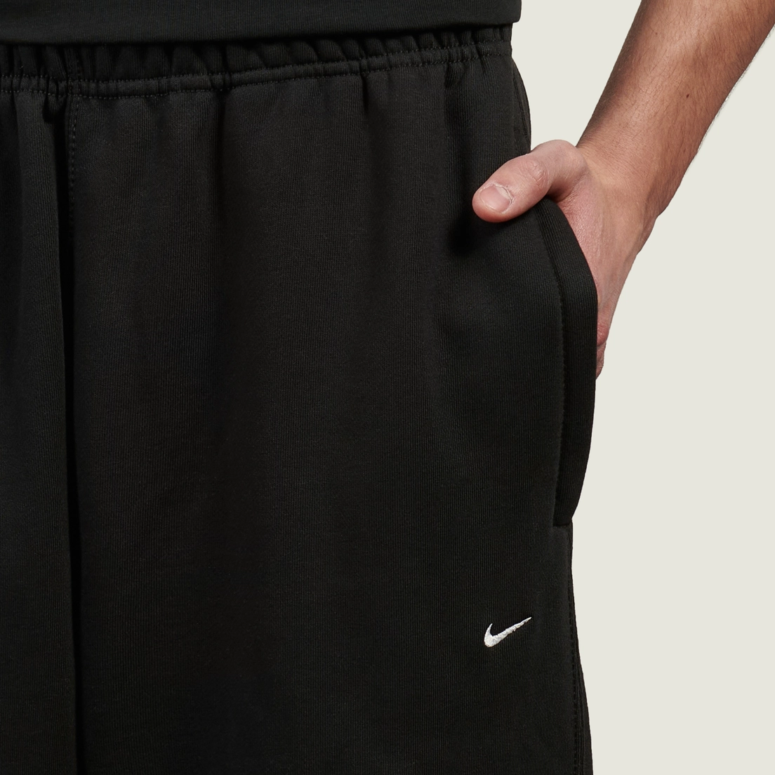 Nike Мужские брюки Solo Swoosh Open-Hem