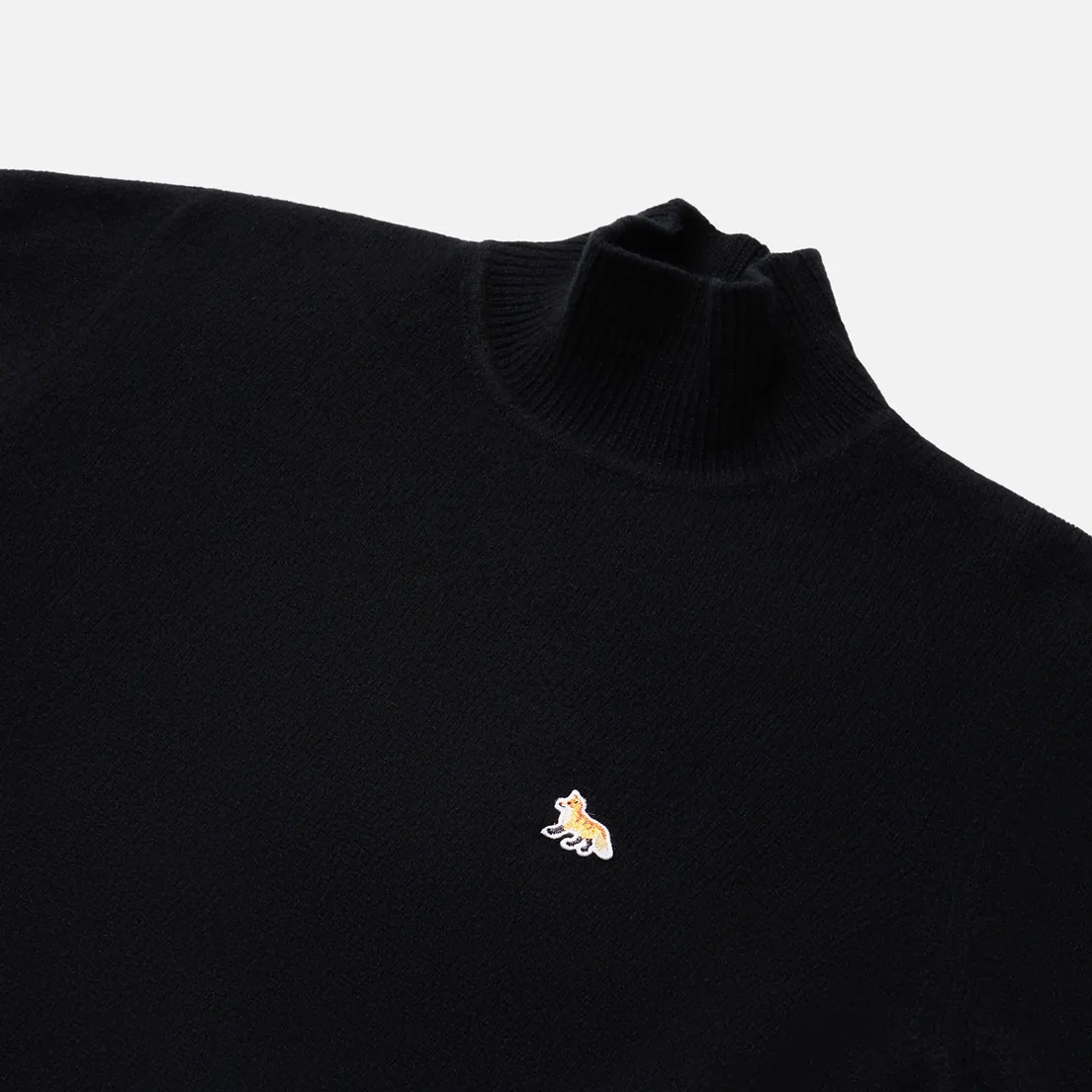 Maison Kitsune Женская водолазка Baby Fox Patch