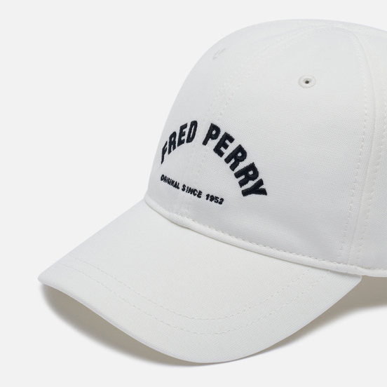 Кепка Fred Perry Arch Branded Tricot Snow White