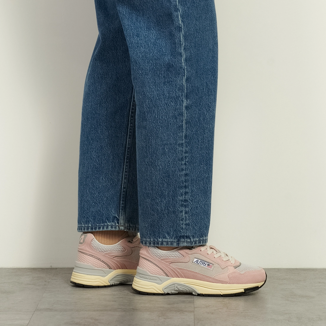 Autry Женские кроссовки Hyperway Low