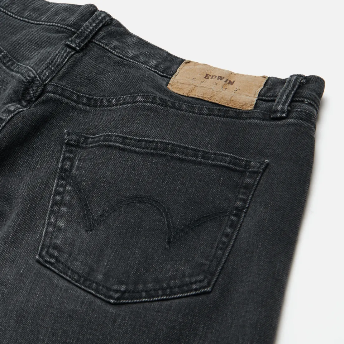 Edwin Мужские джинсы Regular Tapered Kaihara Black x Black Stretch Denim Green x White Selvage 12.5 Oz