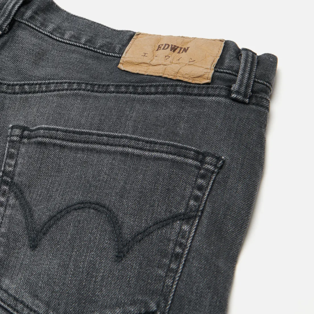Edwin Мужские джинсы Slim Tapered Kaihara Black x Black Stretch Denim Green x White Selvage 12.5 Oz