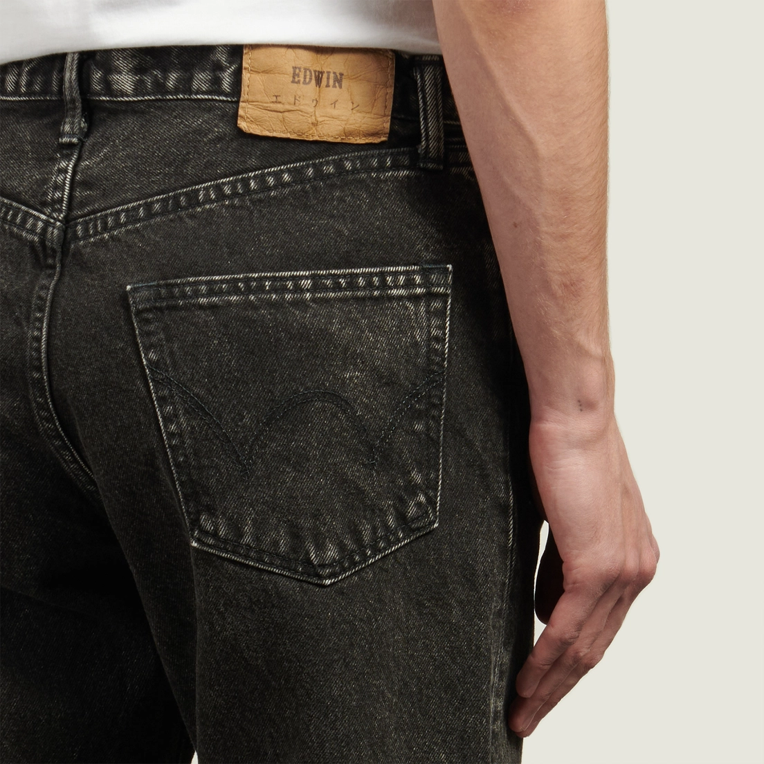 Edwin Мужские джинсы Regular Straight Kaihara Right Hand Black Denim 13 Oz
