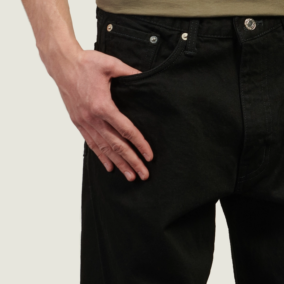 Edwin Мужские джинсы Loose Fit Kaihara Right Hand Black Denim 13 Oz