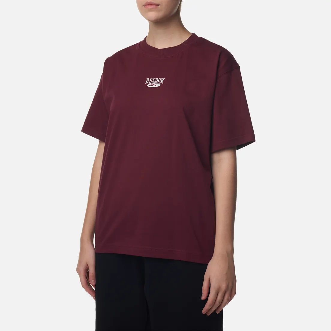 Reebok Женская футболка Classics Relaxed Fit Logo