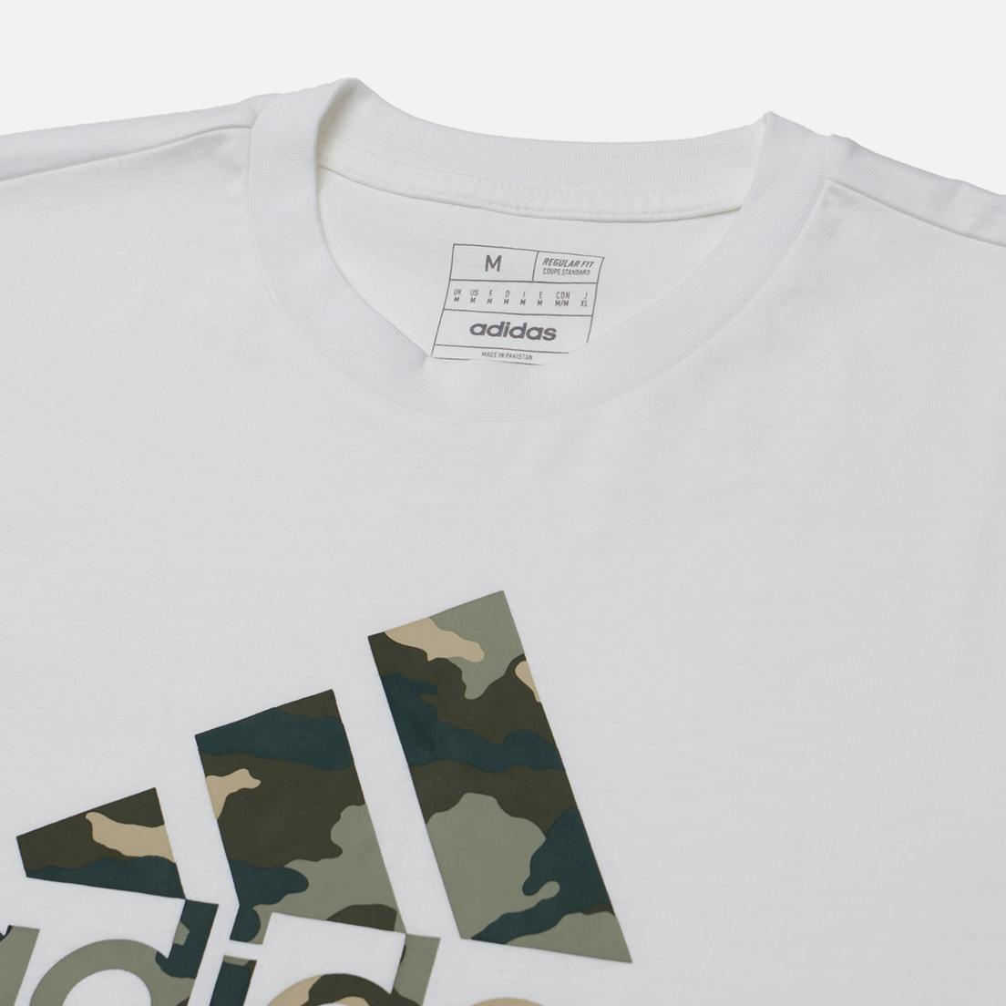 adidas Originals Мужская футболка Camo Badge Of Sport Graphic