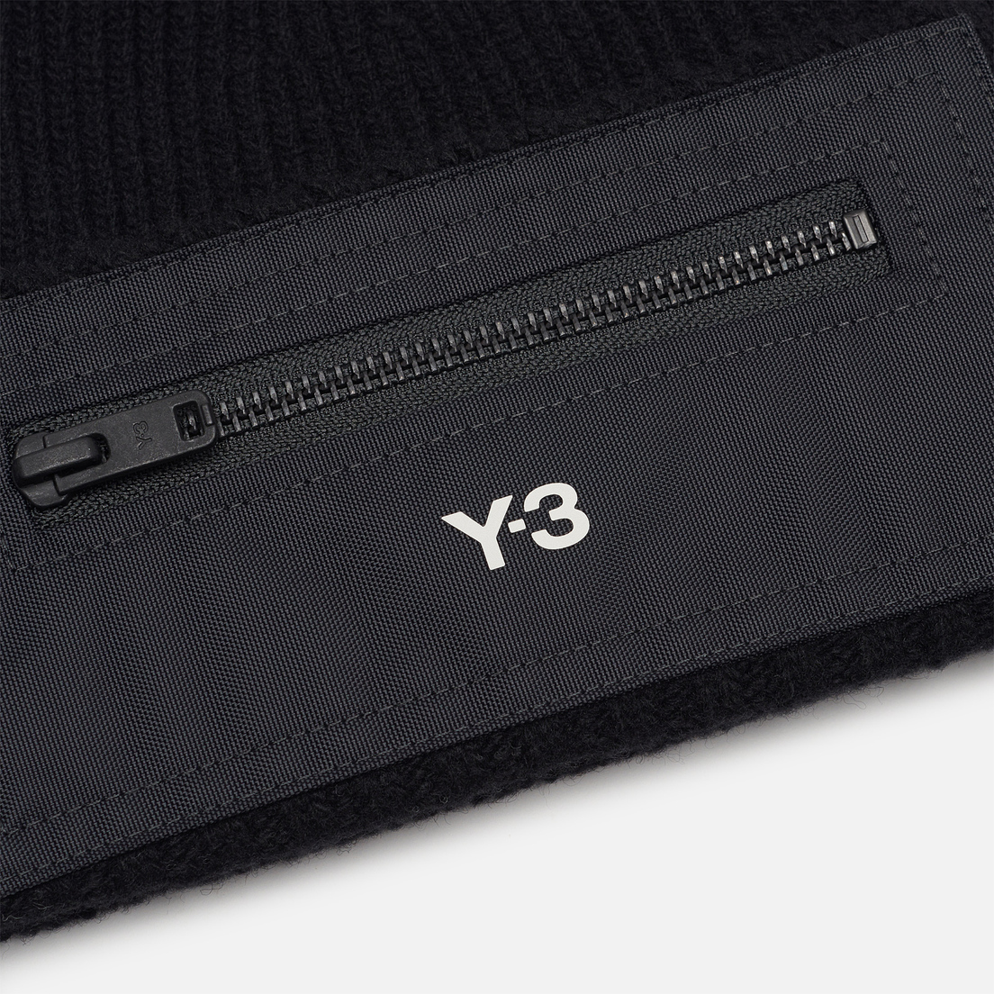 Y-3 Шапка Patch Zip Pocket