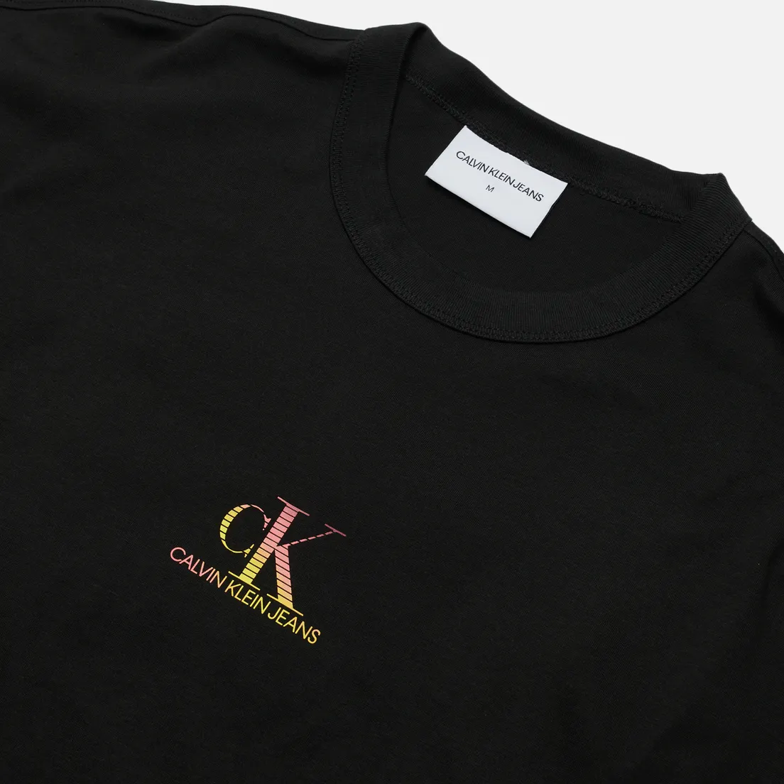 Calvin Klein Jeans Мужская футболка Gradient Back Logo