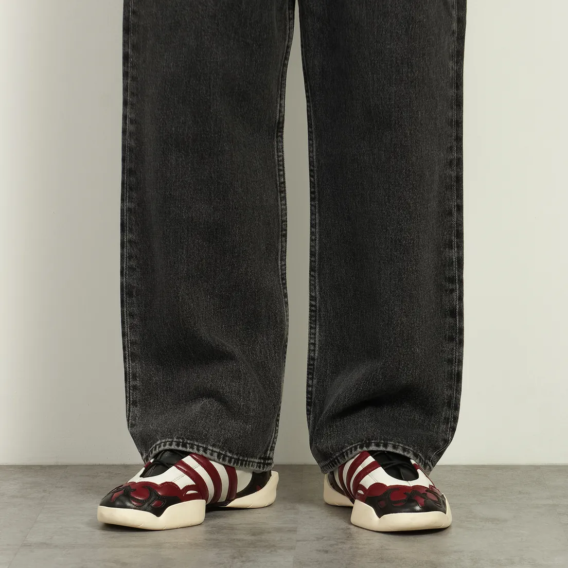 Y-3 Мужские кроссовки Regu 2002