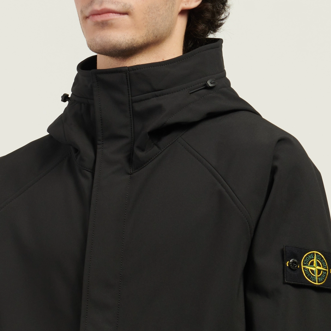 Stone Island Мужская демисезонная куртка Soft Shell-R E.Dye Hooded