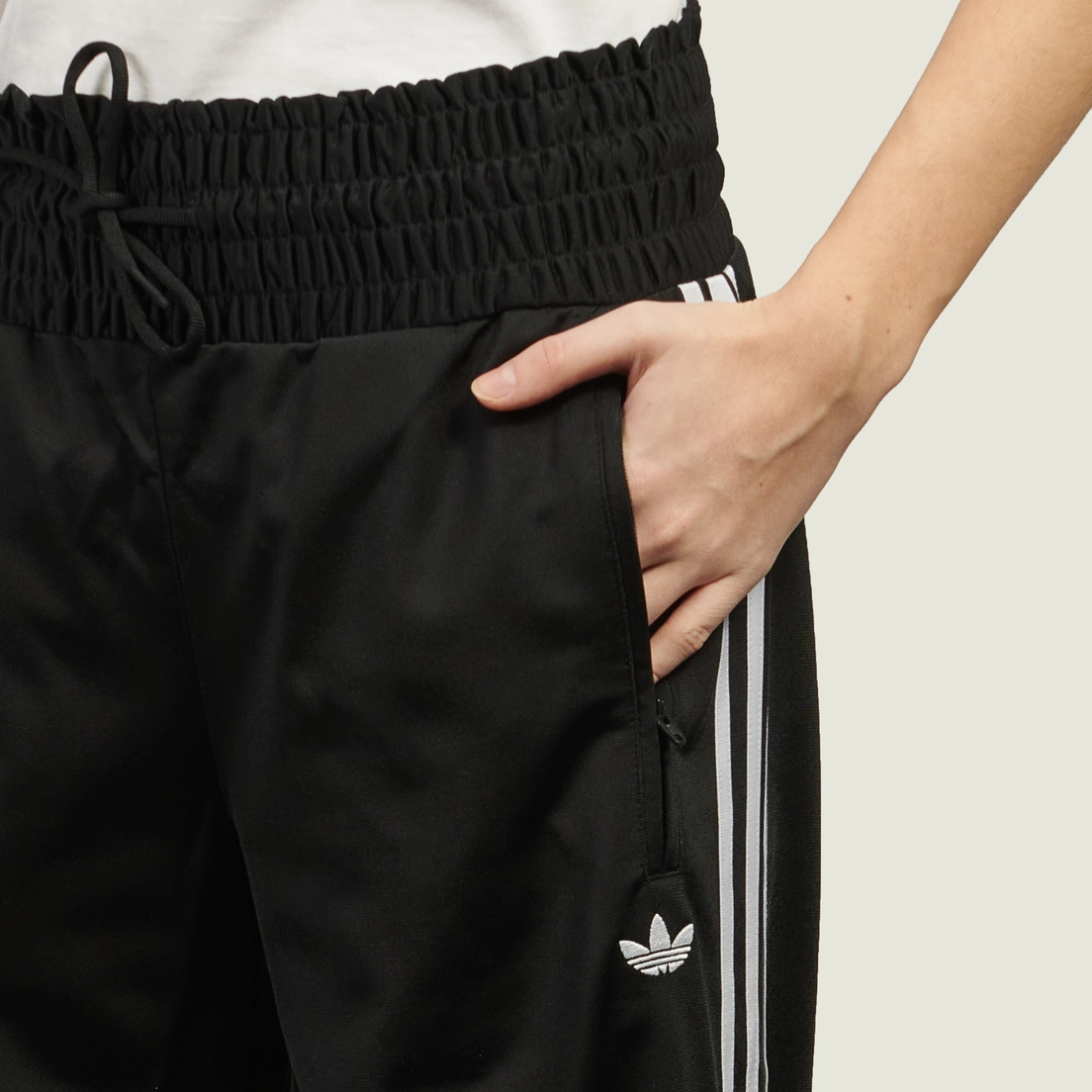 adidas Originals Женские брюки Smocked Firebird Track