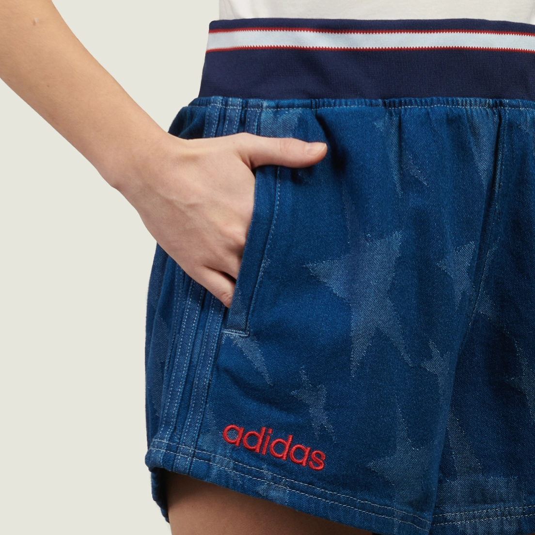 adidas Originals Женские шорты Varsity