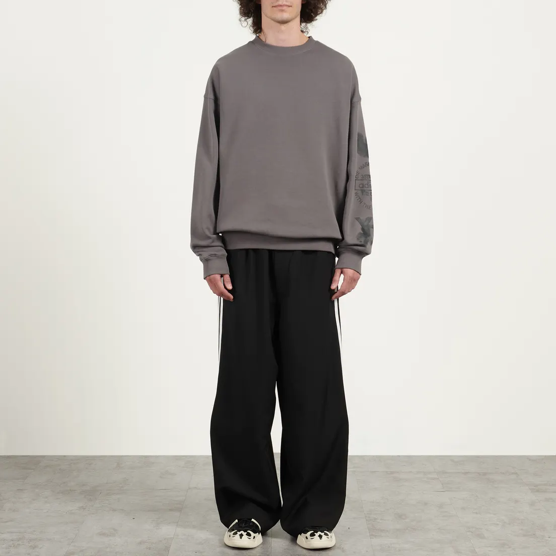 Y-3 Мужская толстовка Graphic Stacked Logo Crew