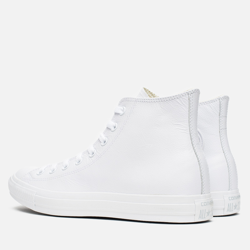 chuck taylor hi white