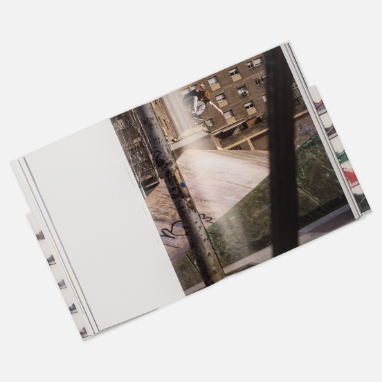 Книга Rizzoli Nike SB: The Dunk Book 352 pgs