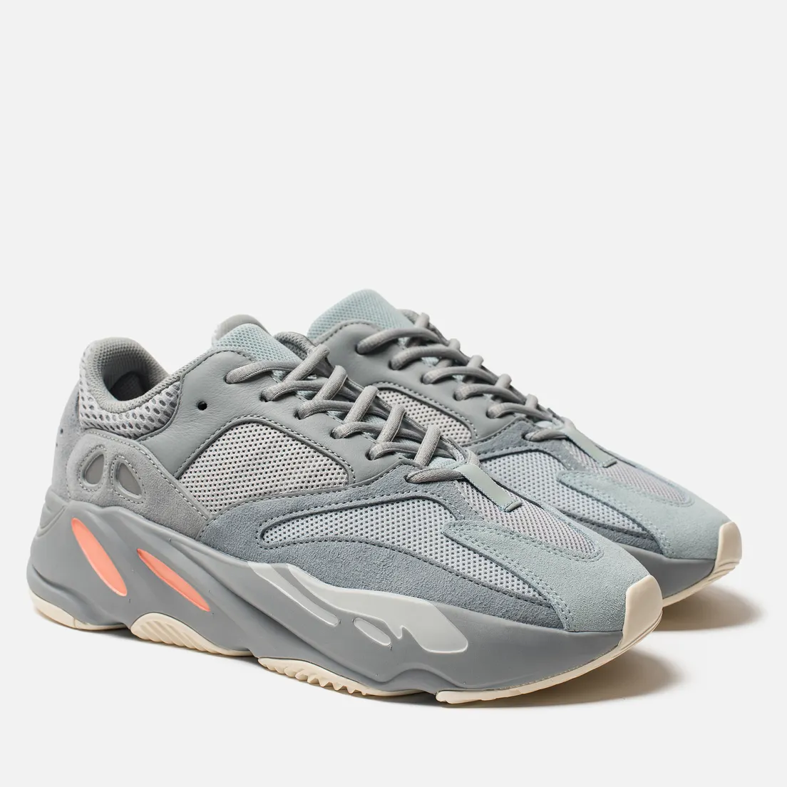 adidas Originals Кроссовки YEEZY Boost 700