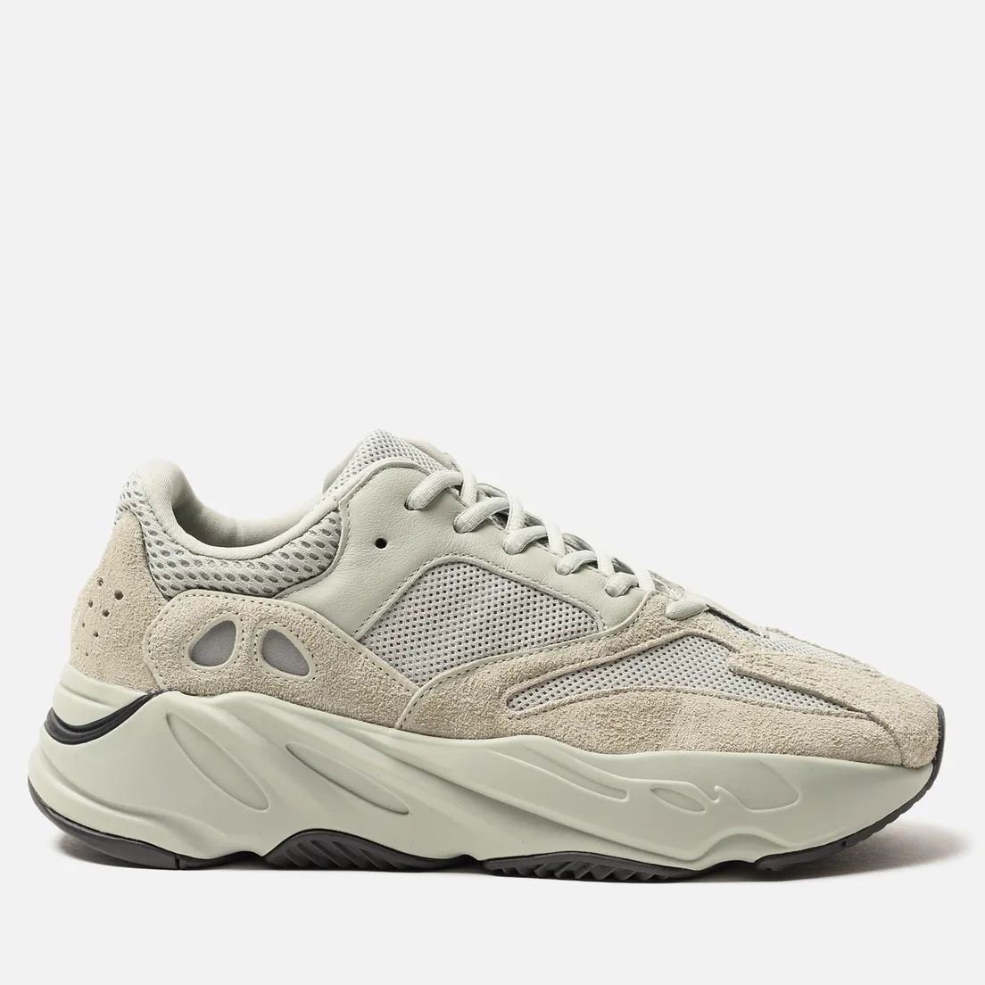 adidas Originals Кроссовки YEEZY Boost 700