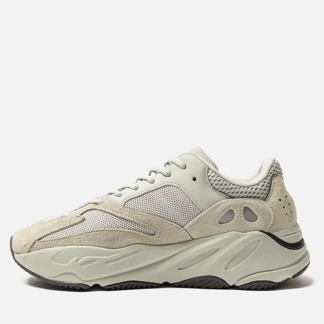 adidas Originals Кроссовки YEEZY Boost 700