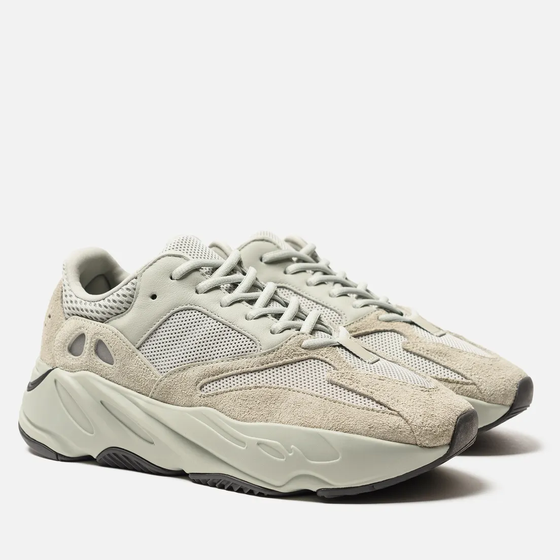 adidas Originals Кроссовки YEEZY Boost 700